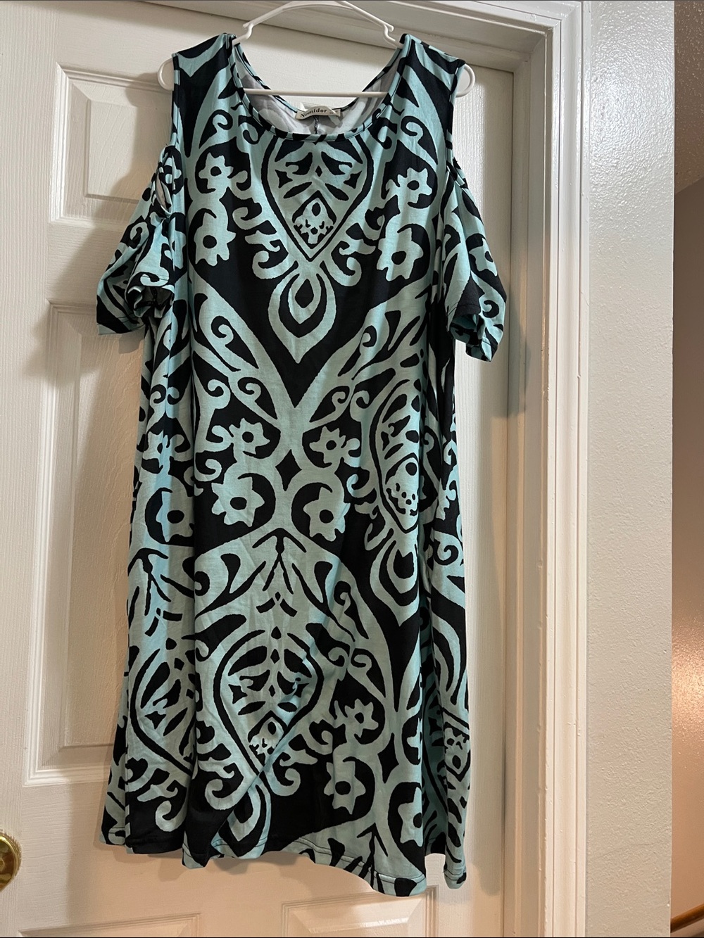 Cold Shoulder Floral Motif Dress in Mint and Black